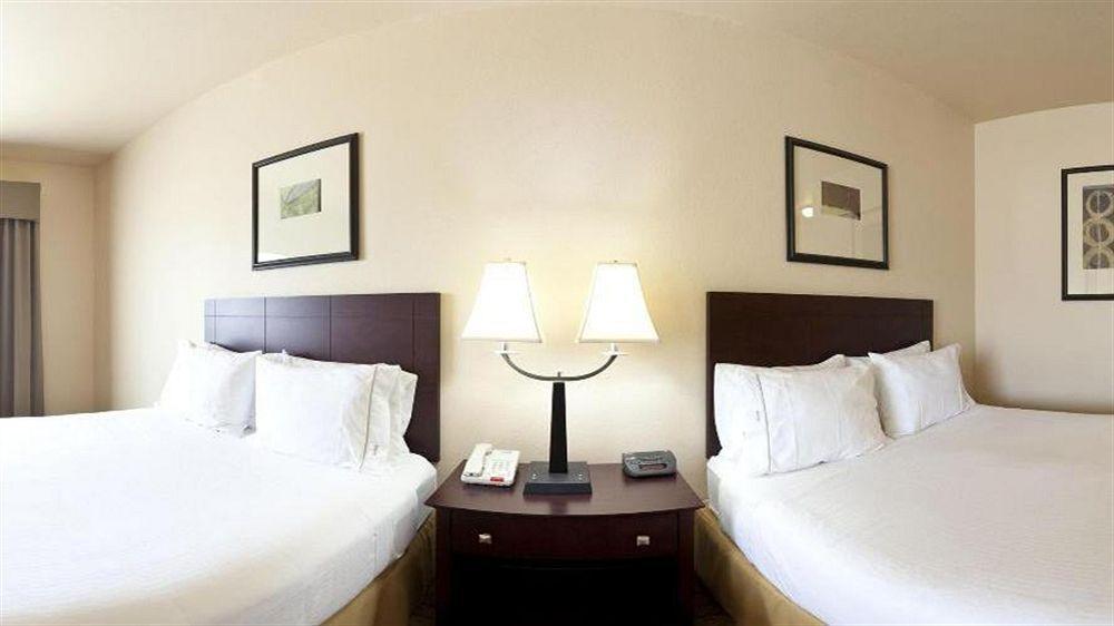 Holiday Inn Express Hotel & Suites Marshall By Ihg Zewnętrze zdjęcie