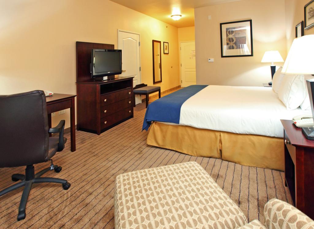 Holiday Inn Express Hotel & Suites Marshall By Ihg Pokój zdjęcie