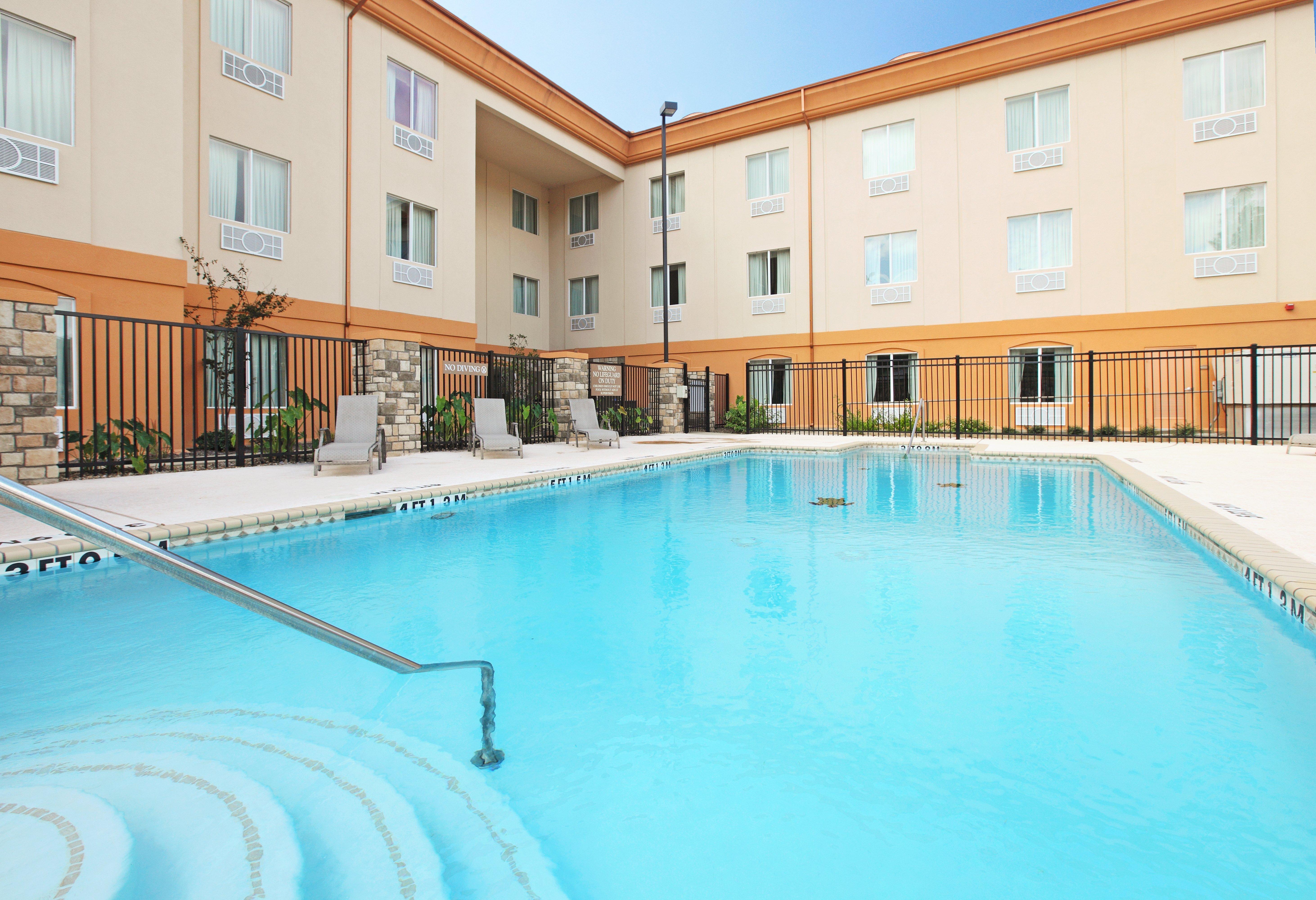 Holiday Inn Express Hotel & Suites Marshall By Ihg Zewnętrze zdjęcie