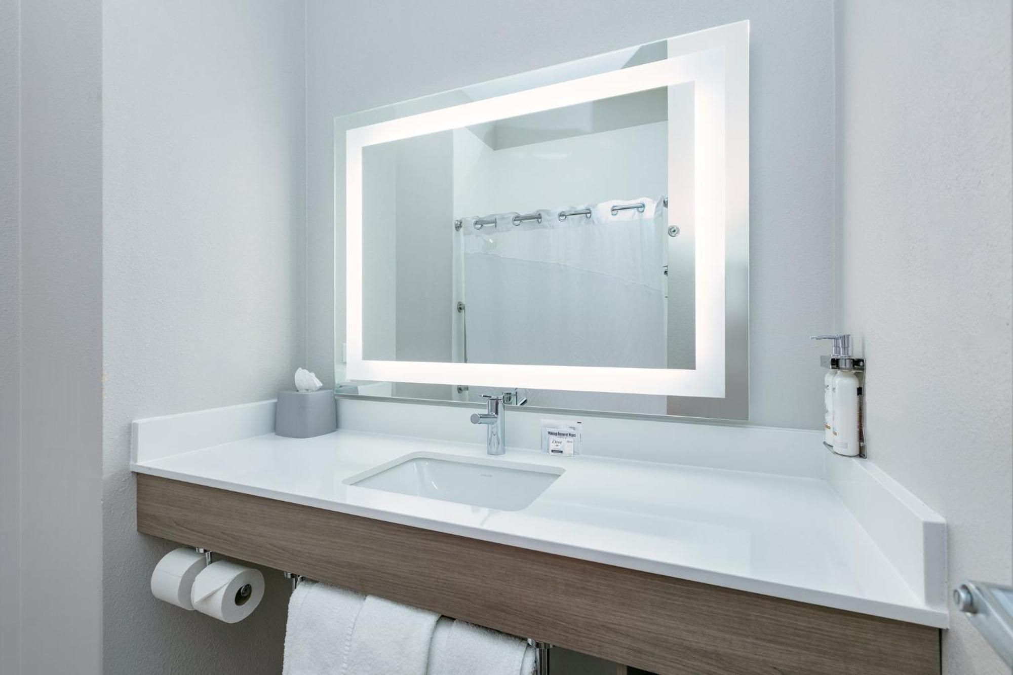 Holiday Inn Express Hotel & Suites Marshall By Ihg Zewnętrze zdjęcie