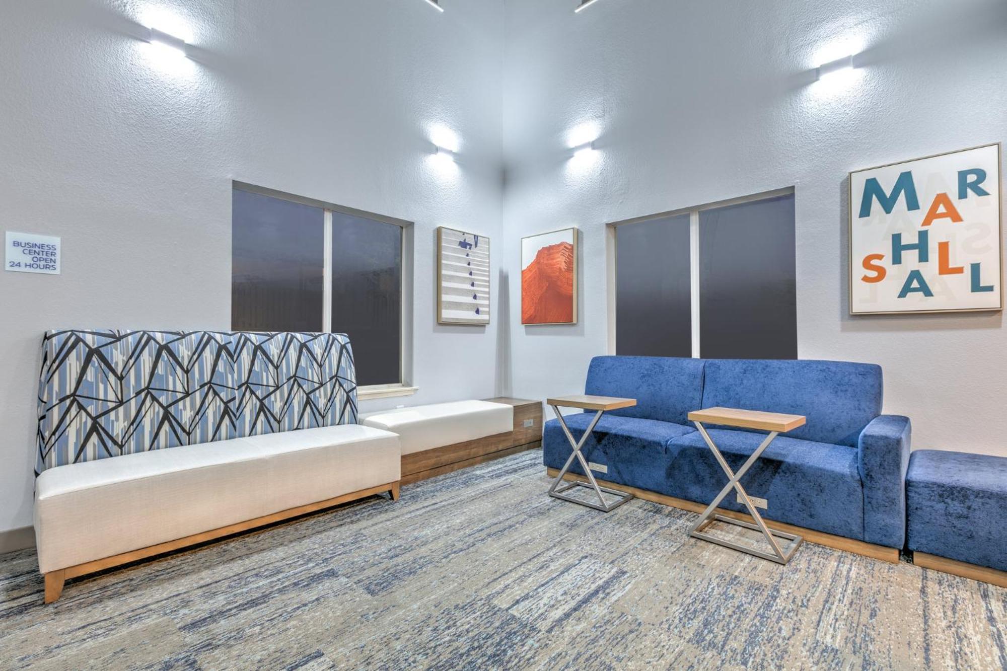 Holiday Inn Express Hotel & Suites Marshall By Ihg Zewnętrze zdjęcie
