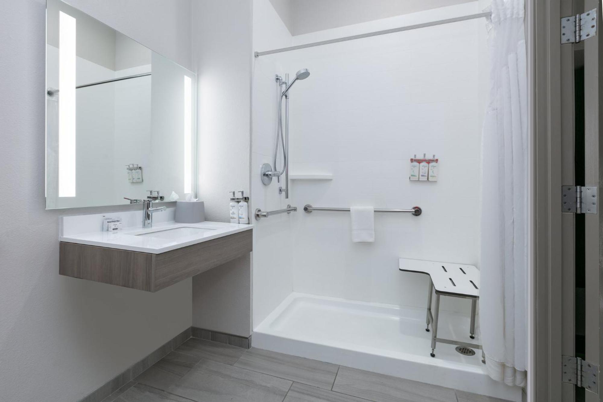 Holiday Inn Express Hotel & Suites Marshall By Ihg Zewnętrze zdjęcie